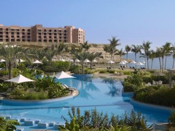 Pool and ocean feeling - A view of the pool area with the Gulf of Oman (ocean) in the background.